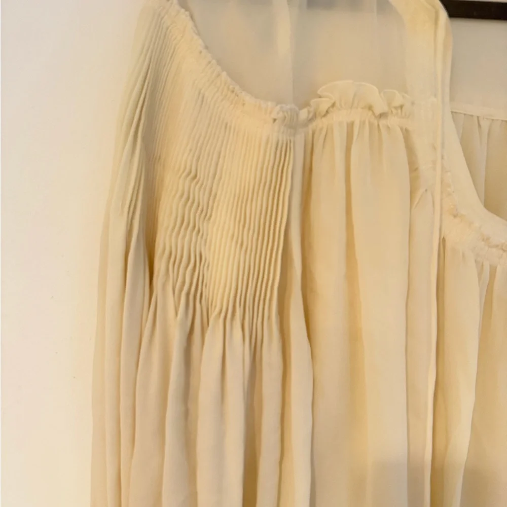 Parker Cream Blouse w/ balloon sleeves size small - Picture 2 of 4